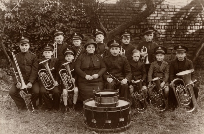 salvation army band in 1943pic